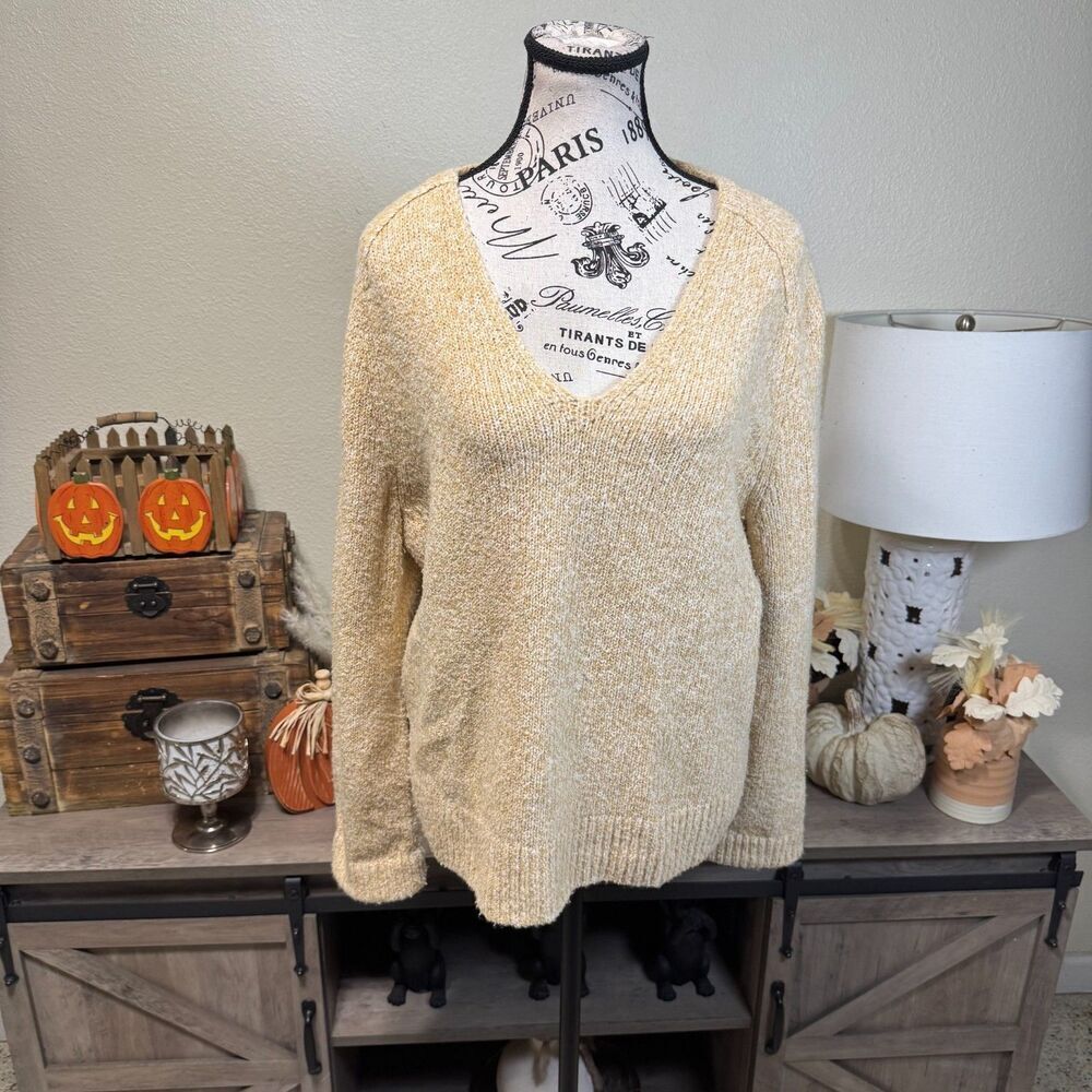 Vince V-Neck Boucle Sweater Silk Merino Wool Cashmere Sz M Classic Quiet Luxury - Picture 4 of 9